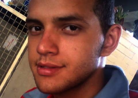 Rodrigo, namorado de Jimmy, foge do Ipat